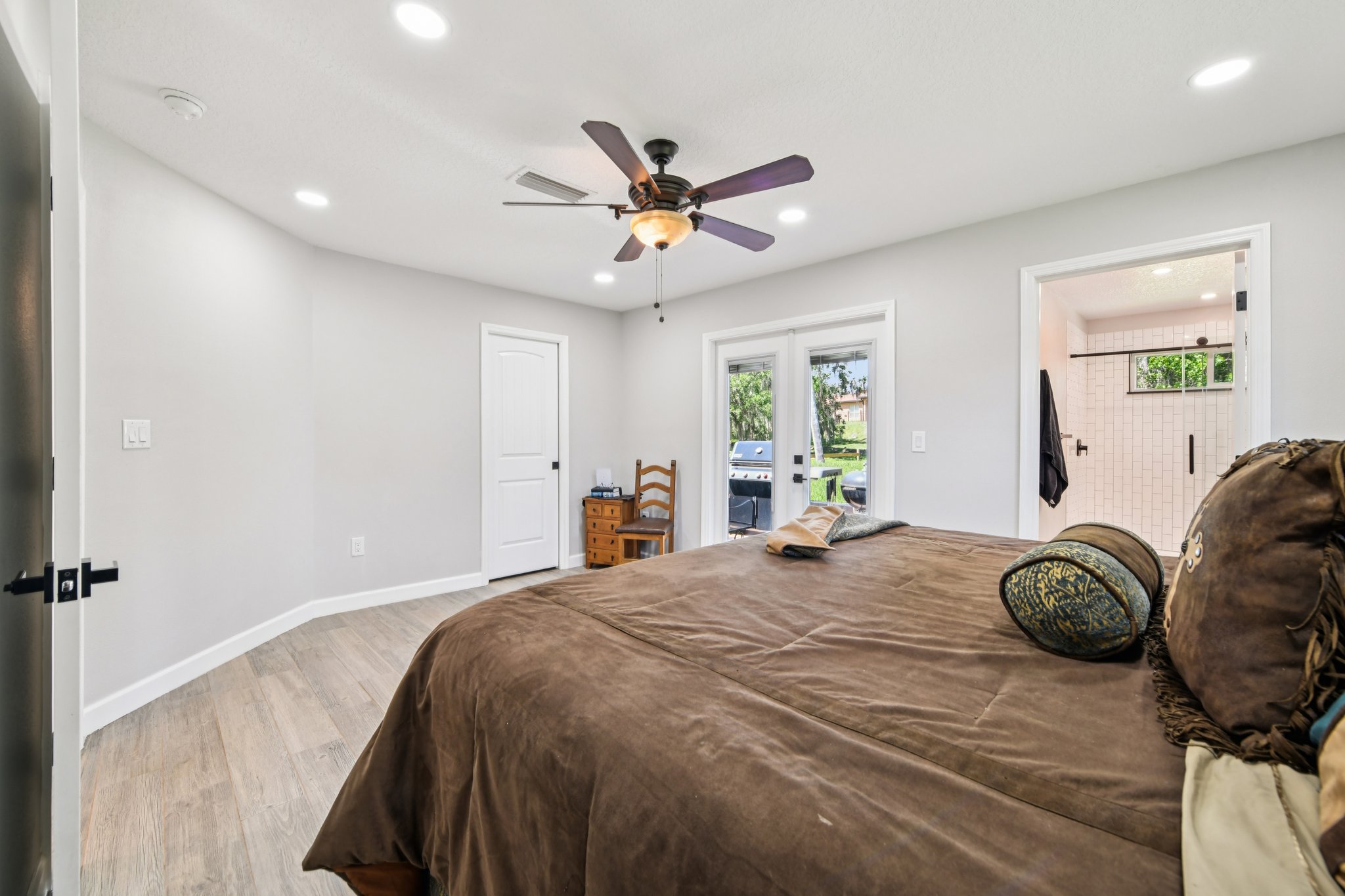 Holiday Woods Dr-S1504-026.jpg