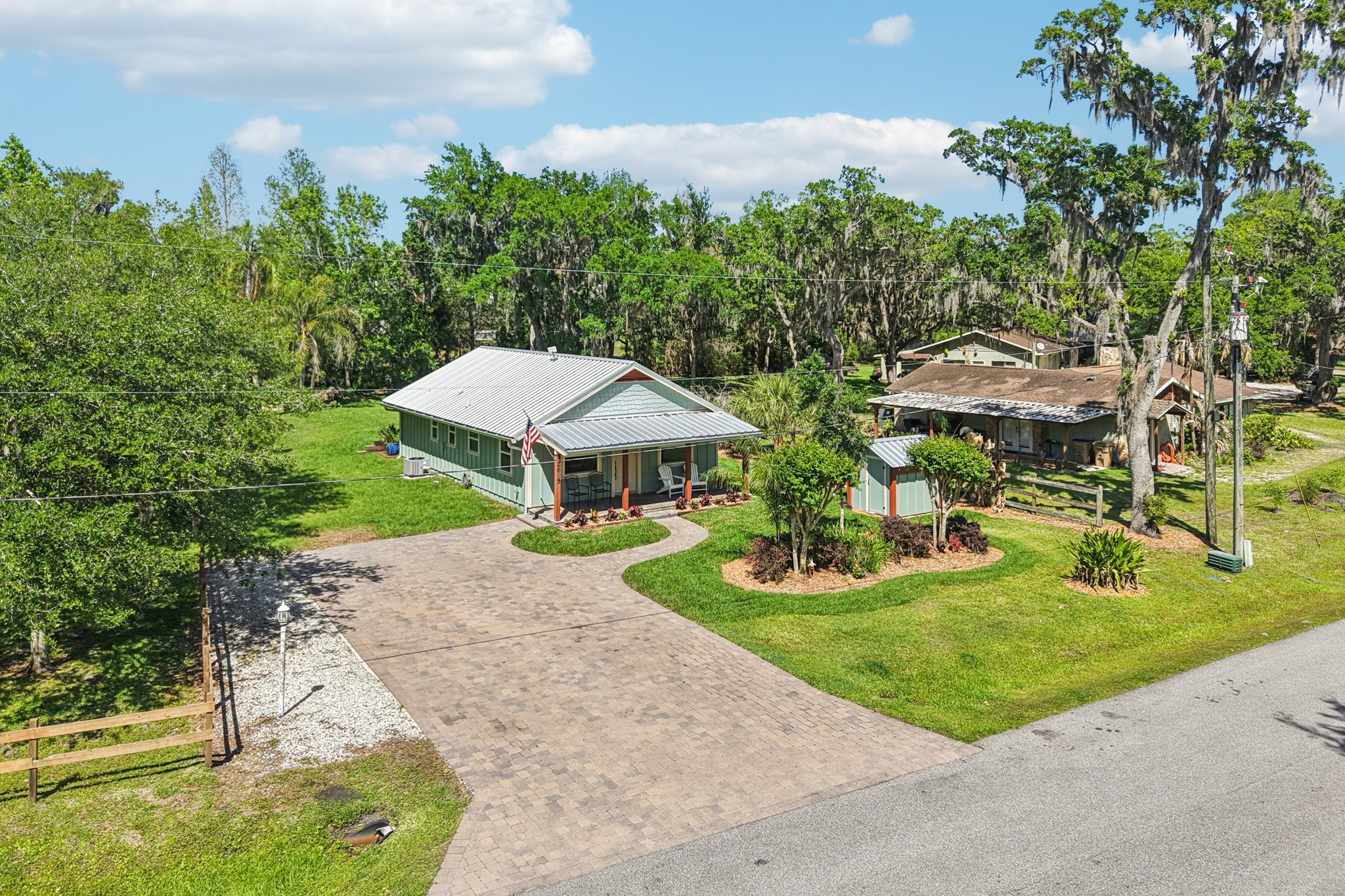 Holiday Woods Dr-S1504-038.jpg