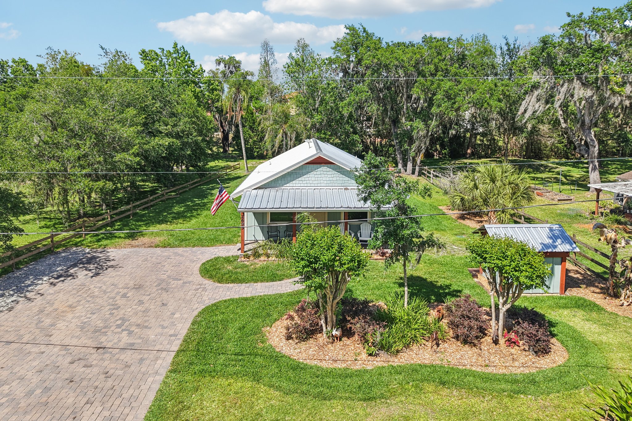 Holiday Woods Dr-S1504-039.jpg