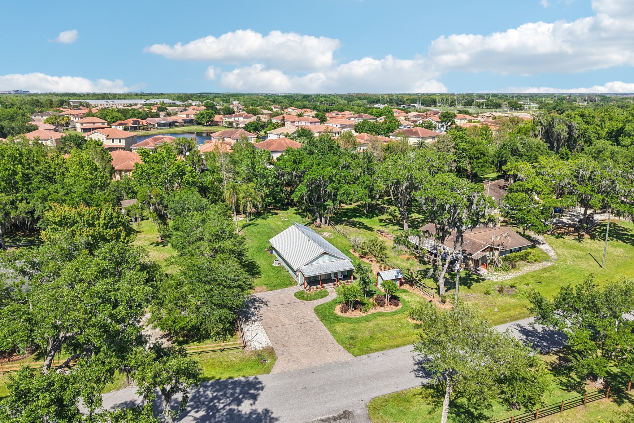 Holiday Woods Dr-S1504-041.jpg