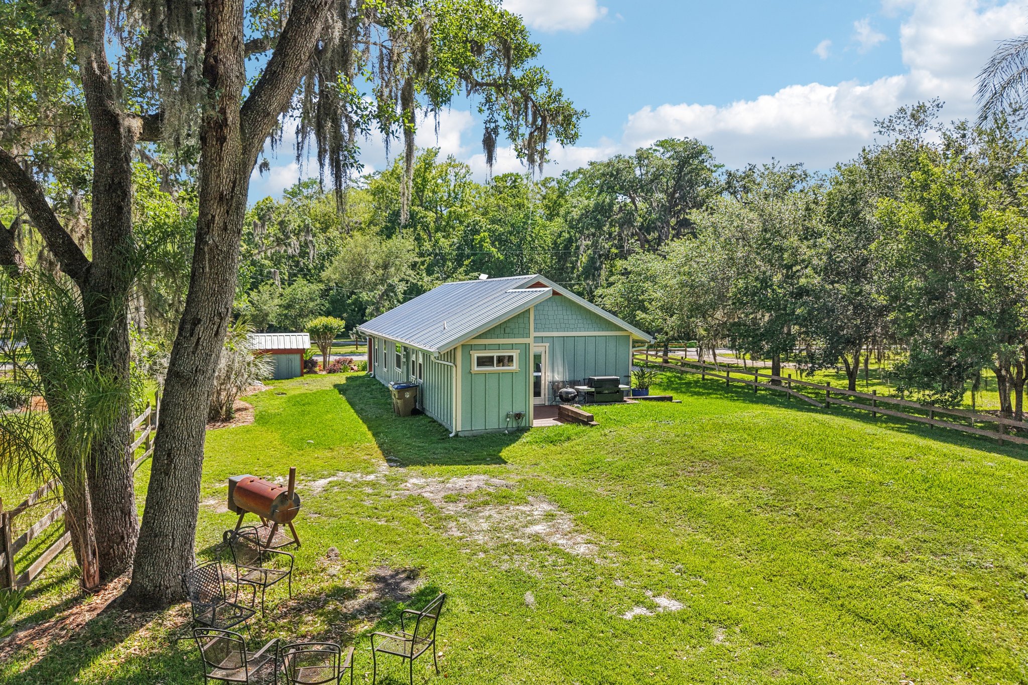 Holiday Woods Dr-S1504-052.jpg