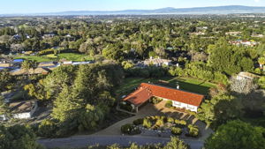 Ideally situated for best views!