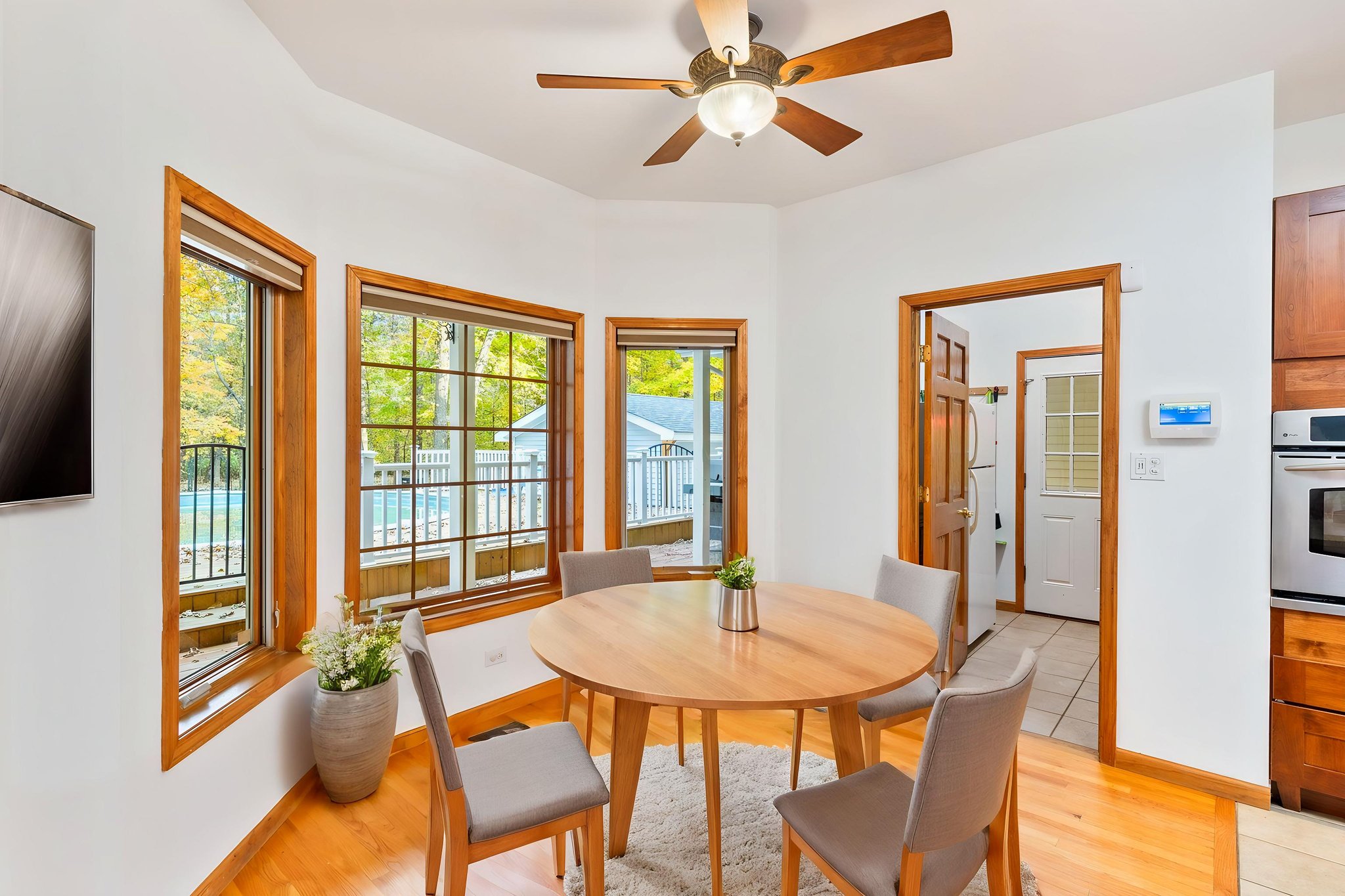 415A6678 virtually staged.jpeg