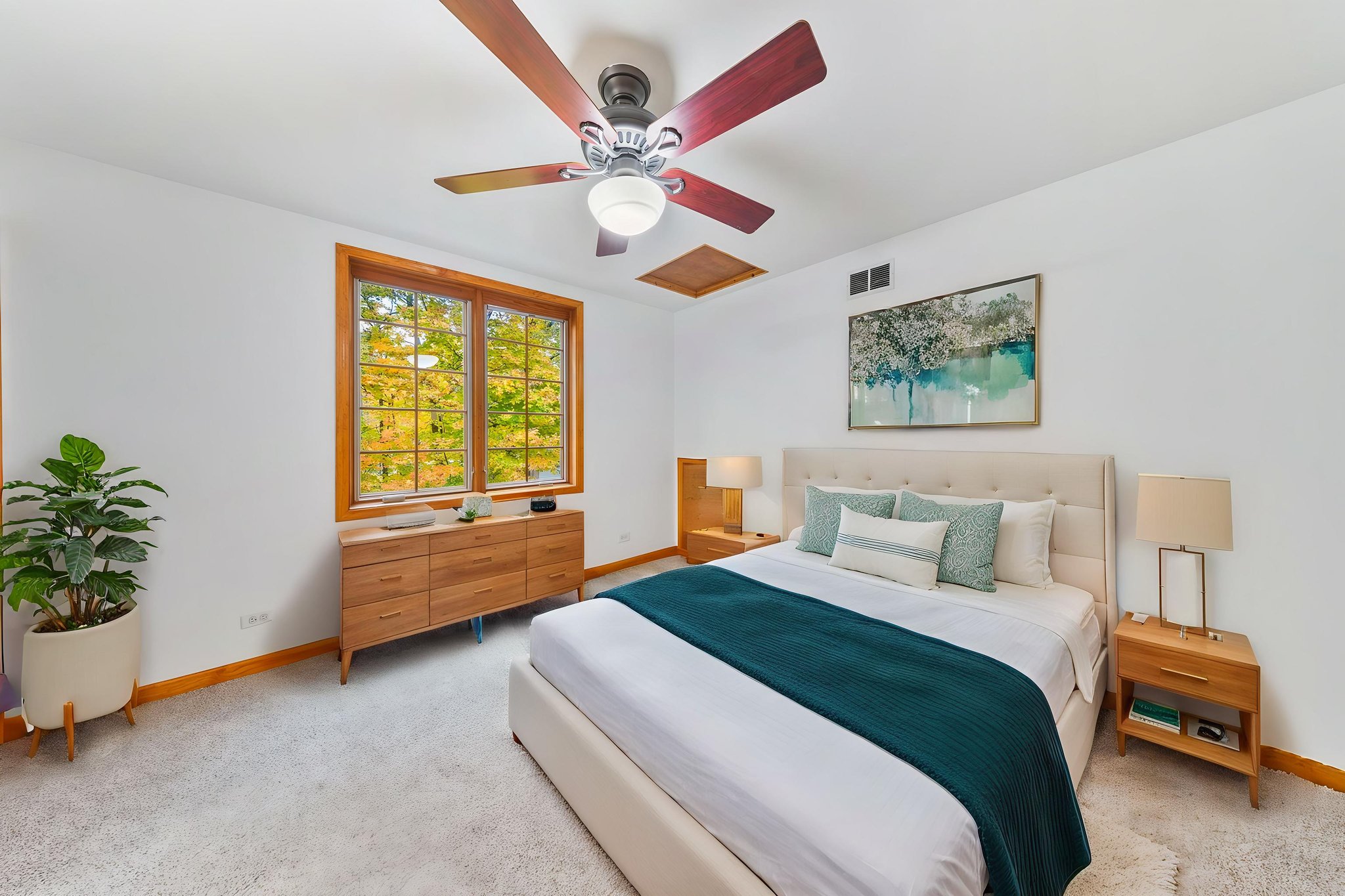 415A6733 virtually staged.jpeg