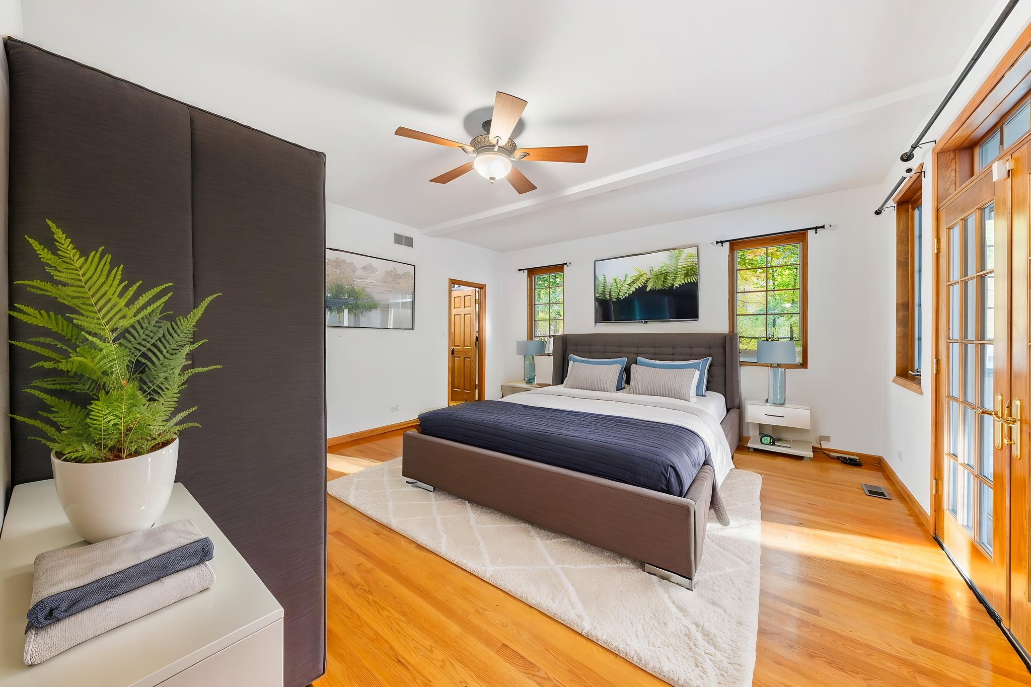 415A6703 virtually staged.jpeg