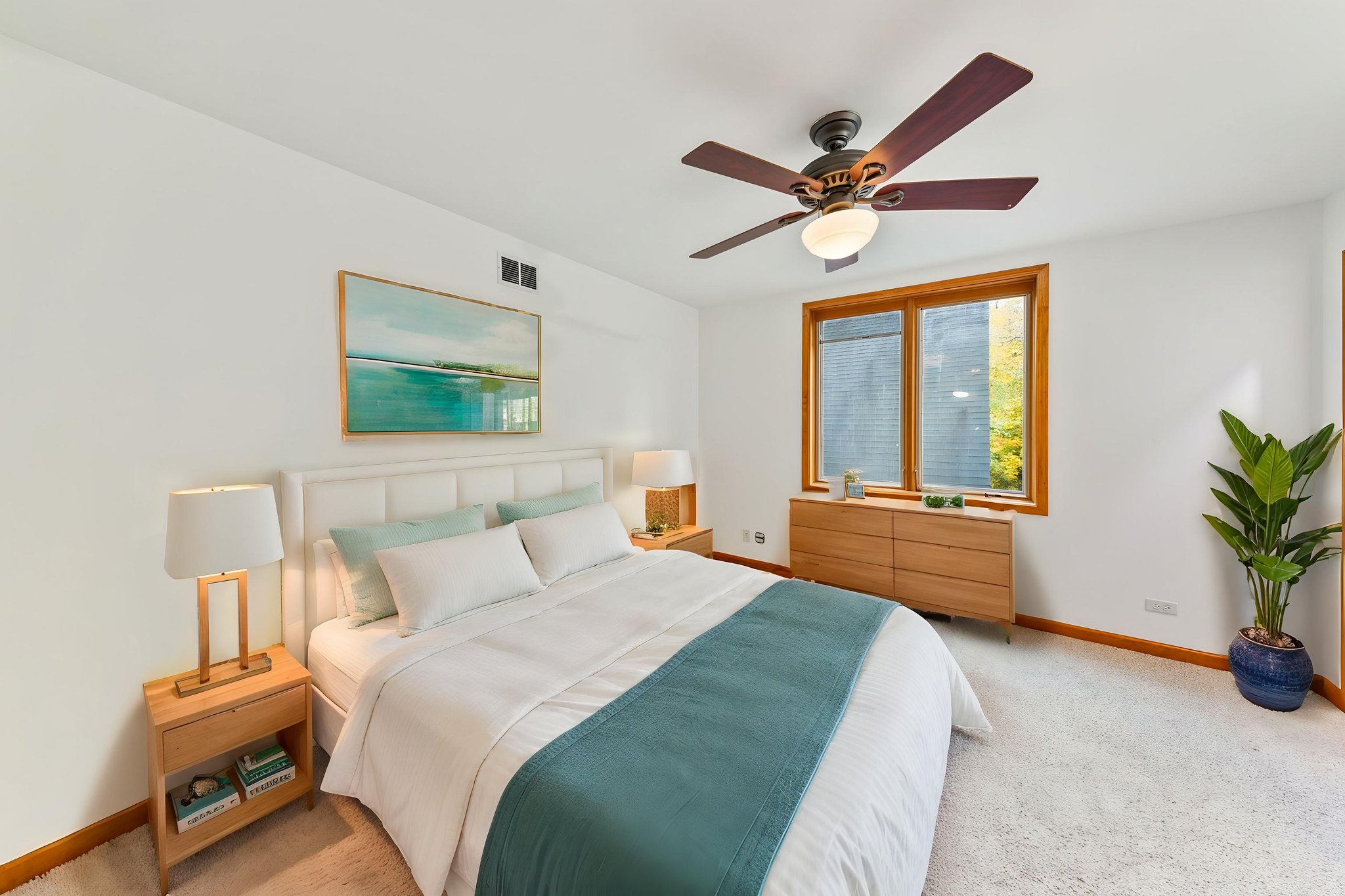 415A6753 virtually staged.jpeg