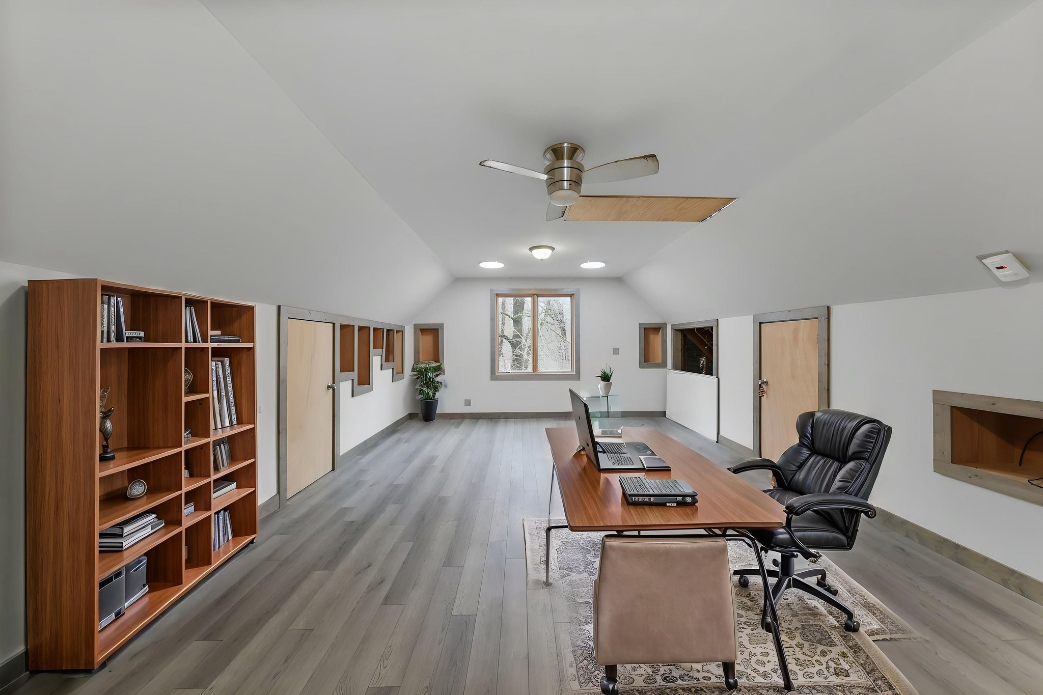 415A9087 virtually staged.jpeg