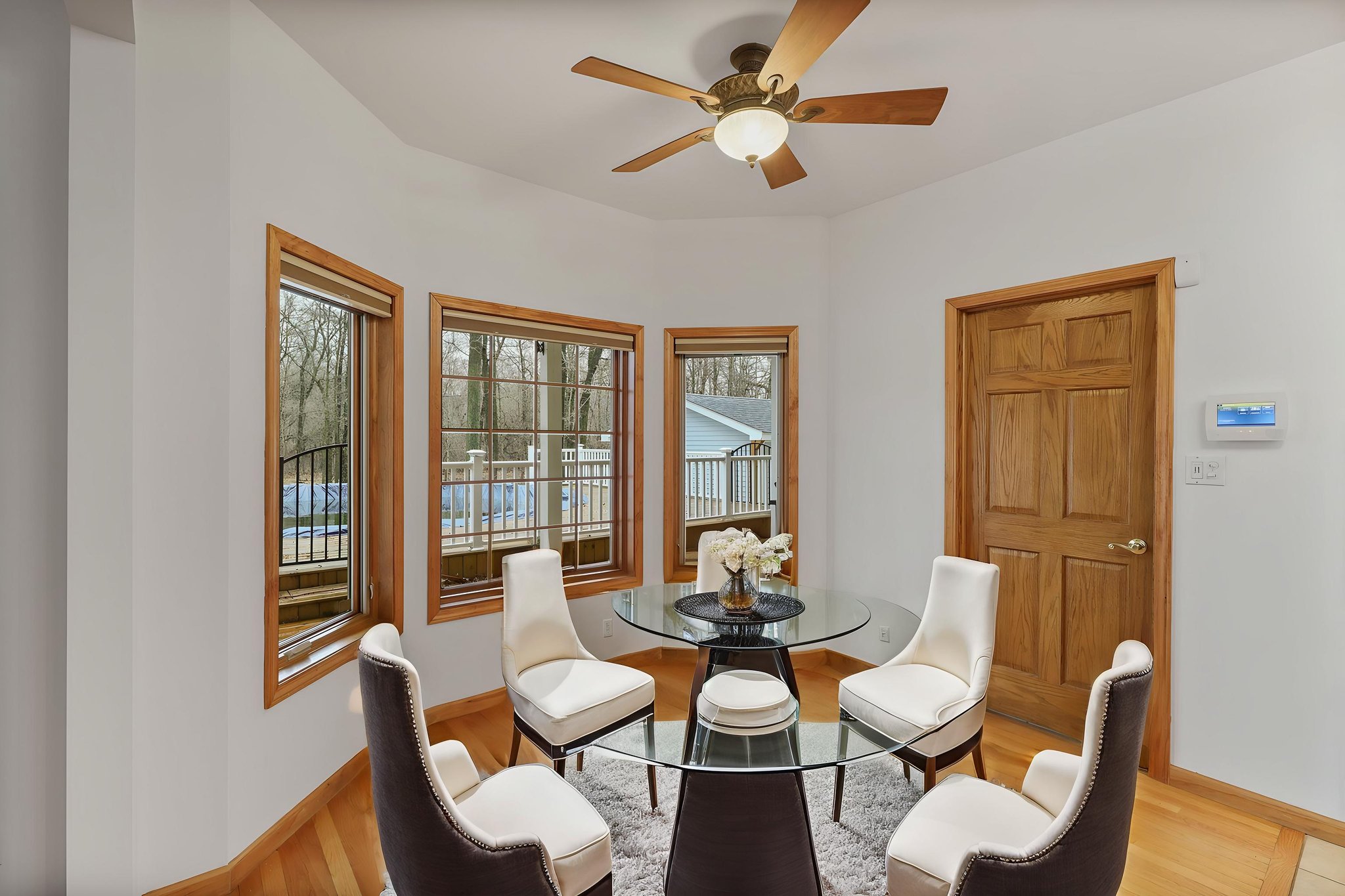 415A9002 virtually staged.jpeg
