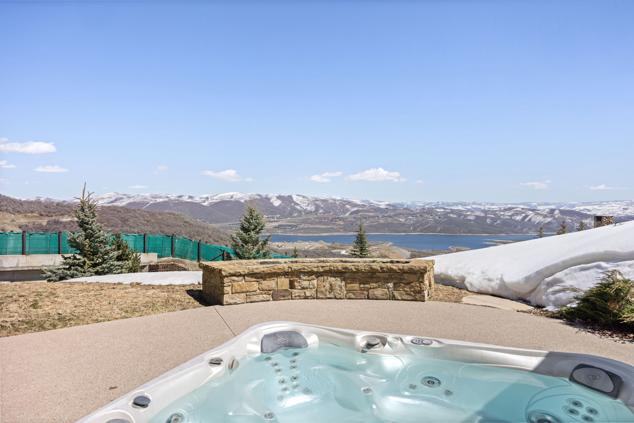 Hot Tub...Firepit...Lake Views!