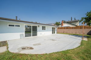  26983 Fisher St, Highland, CA 92346, US Photo 25