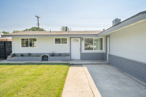  26983 Fisher St, Highland, CA 92346, US Photo 4