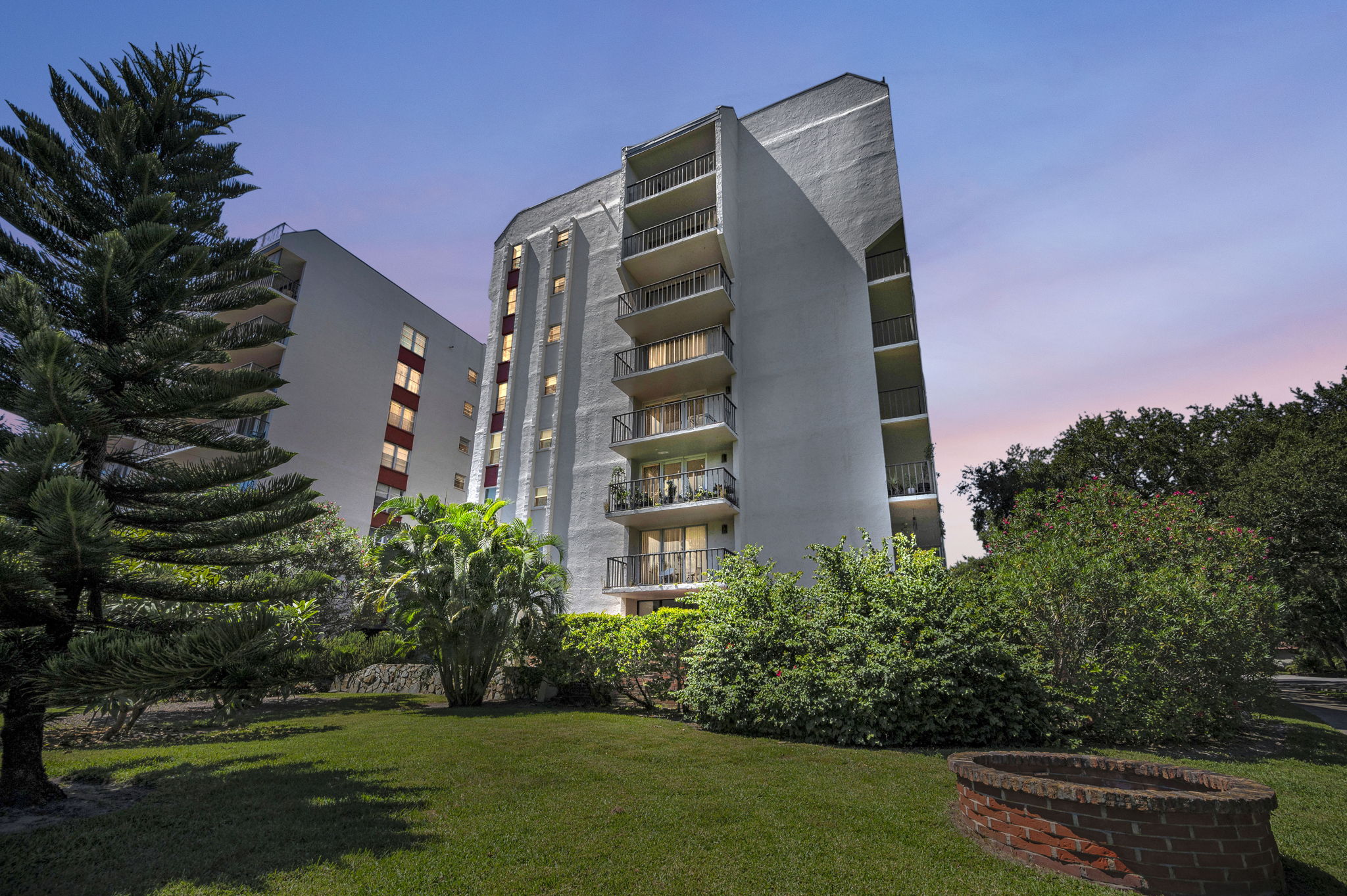 Rear Exterior14