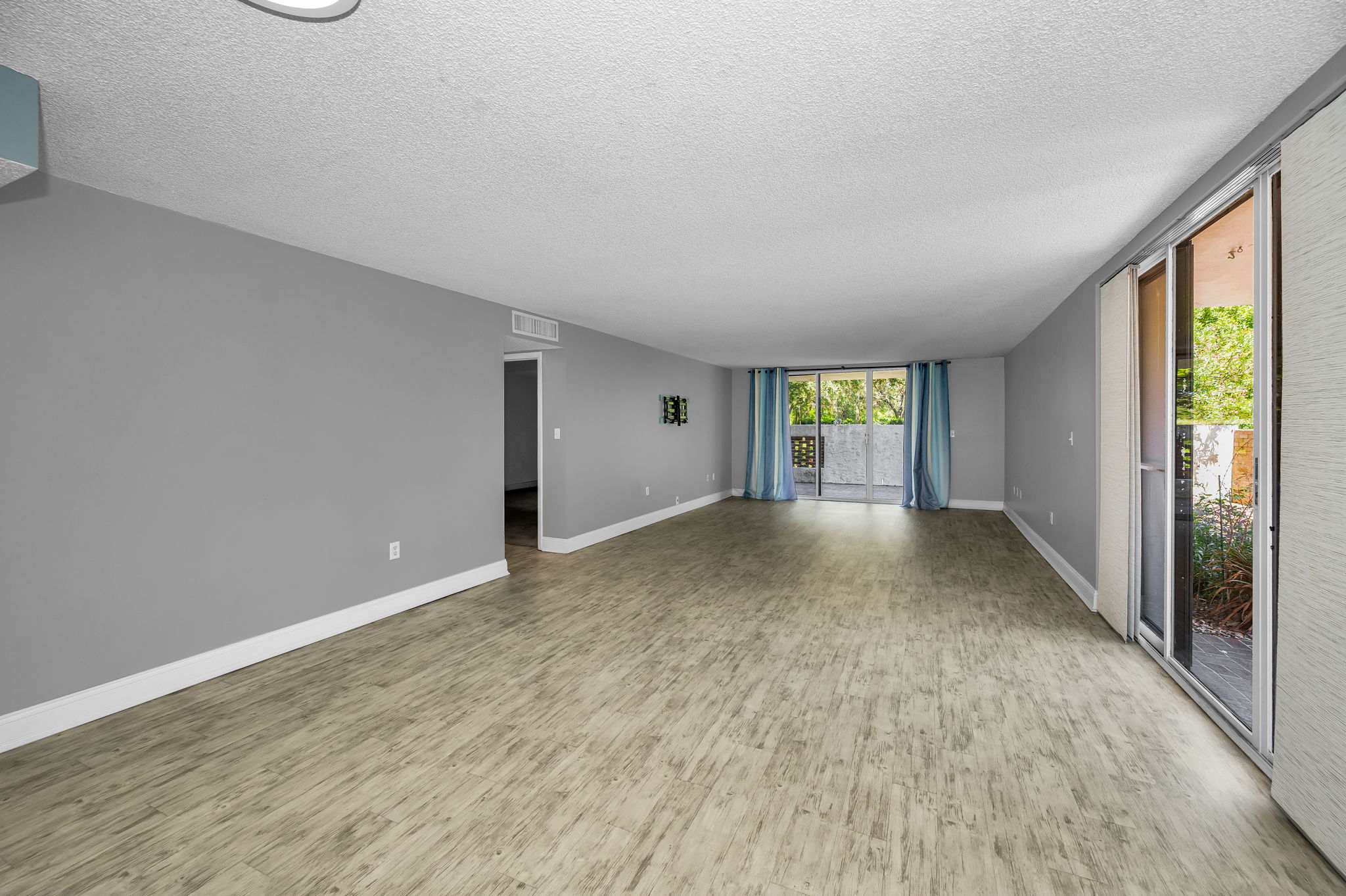 Dining Room3