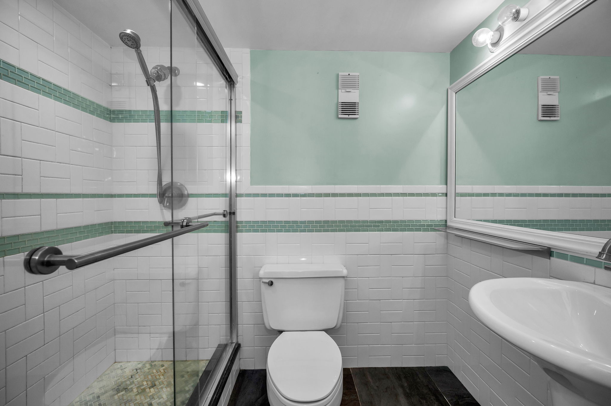 Primary Bathroom1b