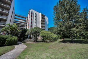 Rear Exterior10