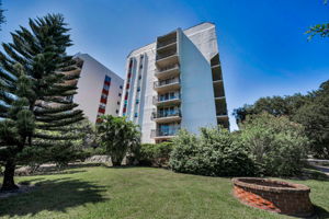 Rear Exterior14