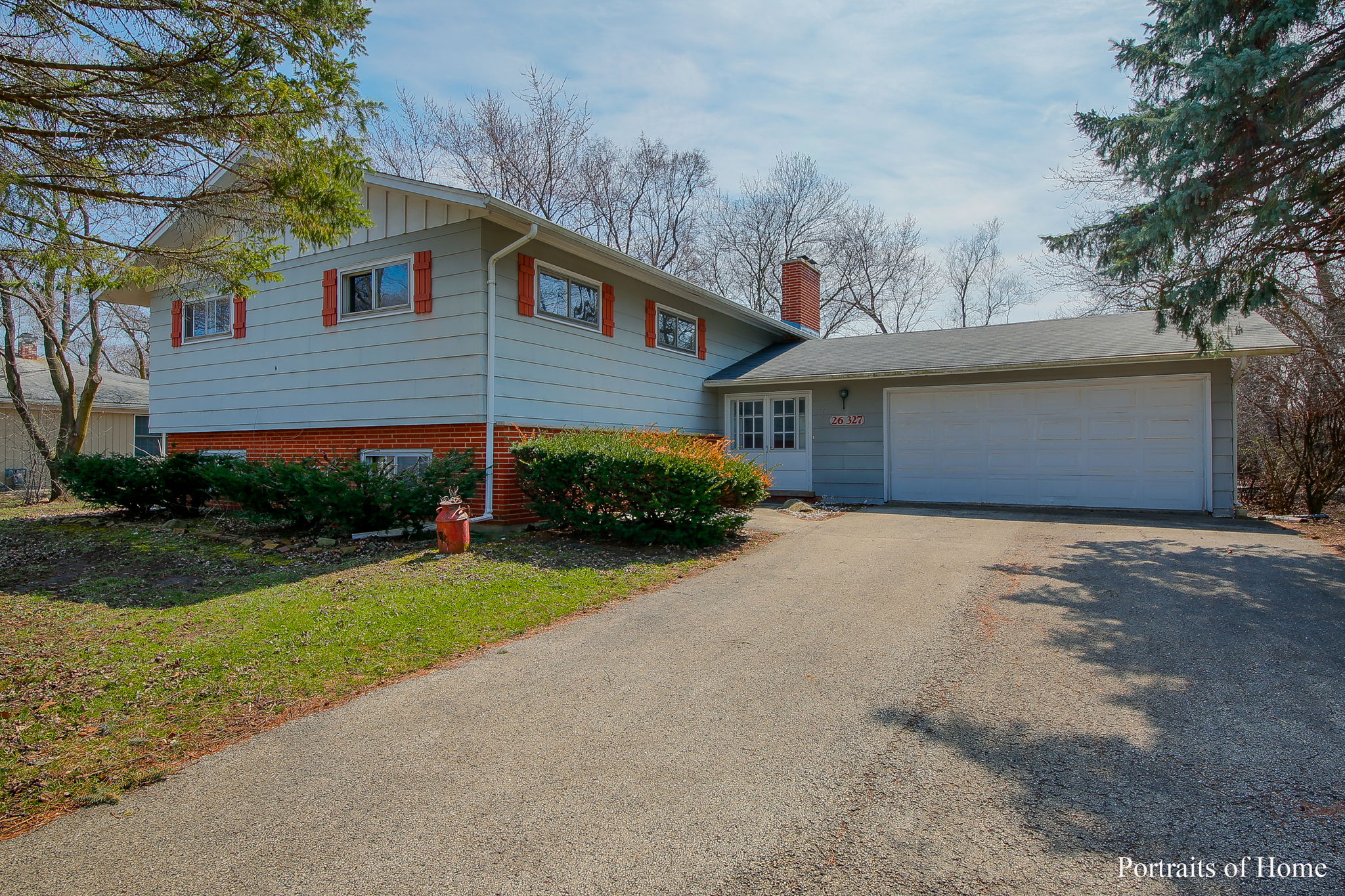26W327 Geneva Rd, Wheaton, IL 60187 Portraits of Home