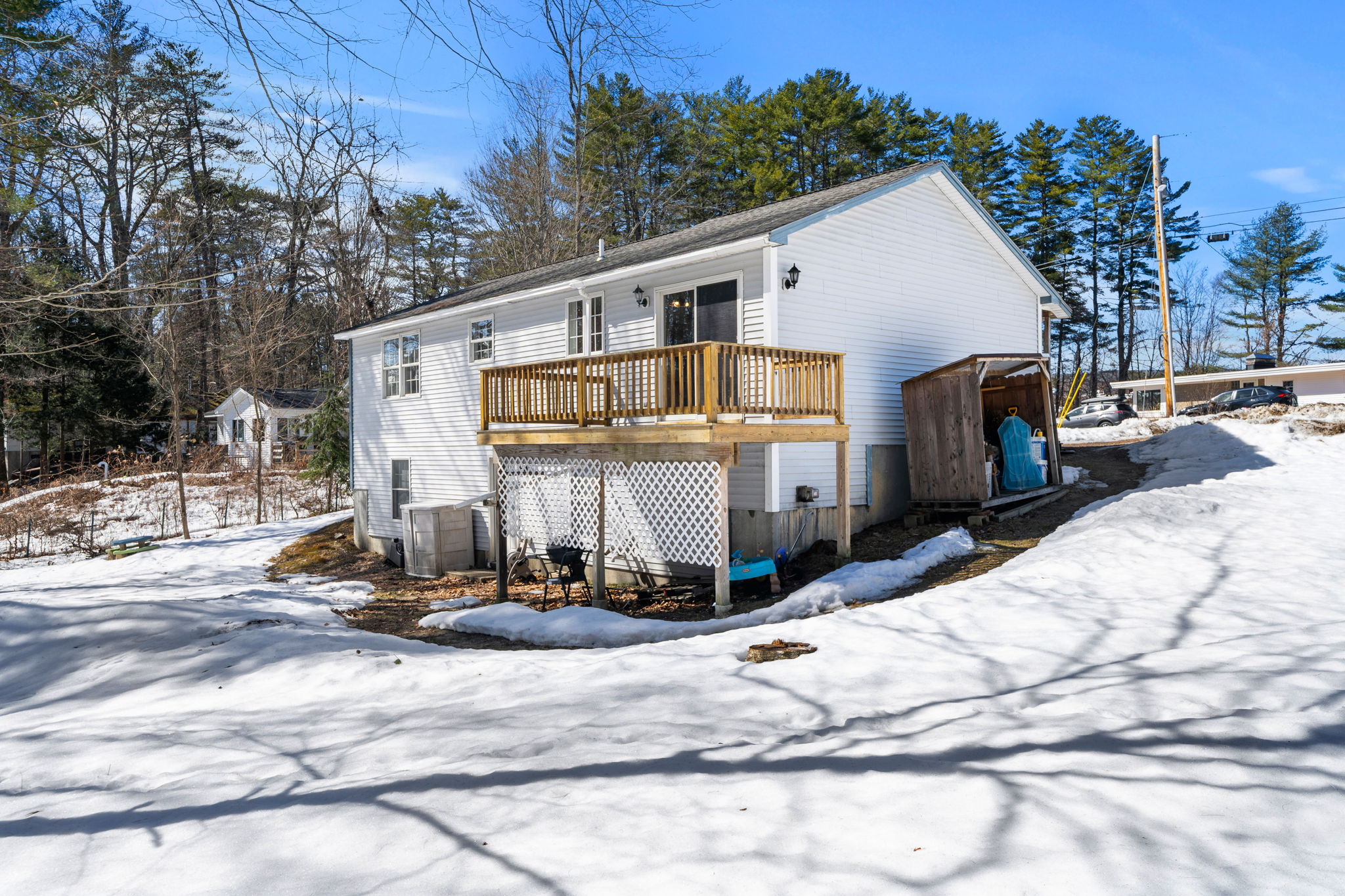 27 Barnes Ave, Alton, NH 03809, USA Photo 46