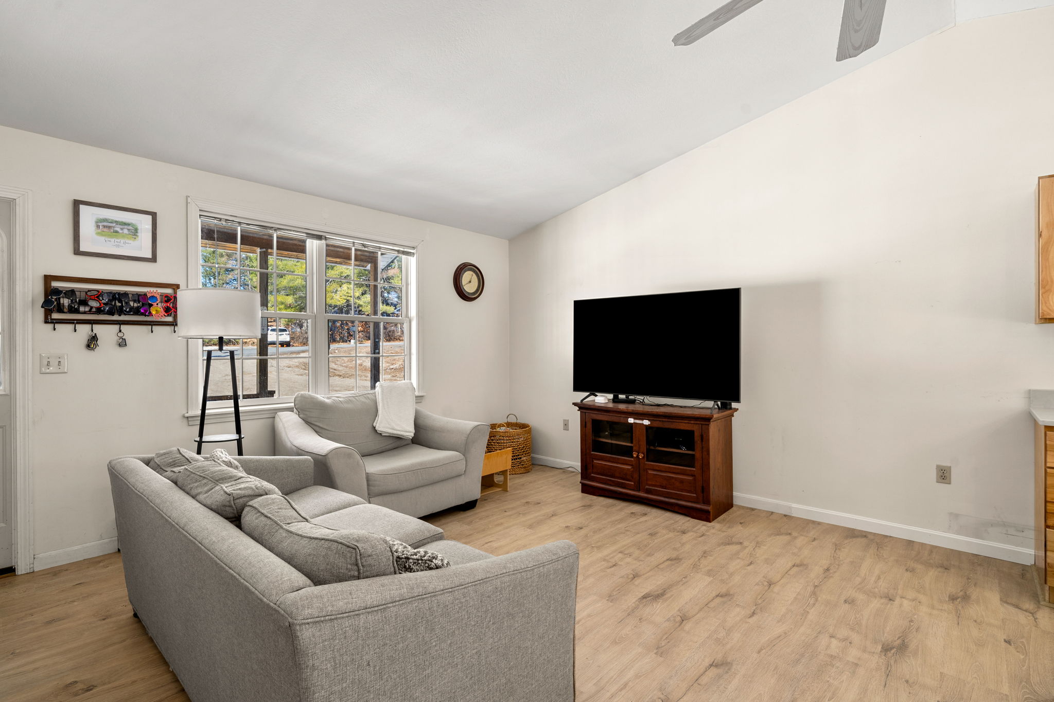 27 Barnes Ave, Alton, NH 03809, USA Photo 70