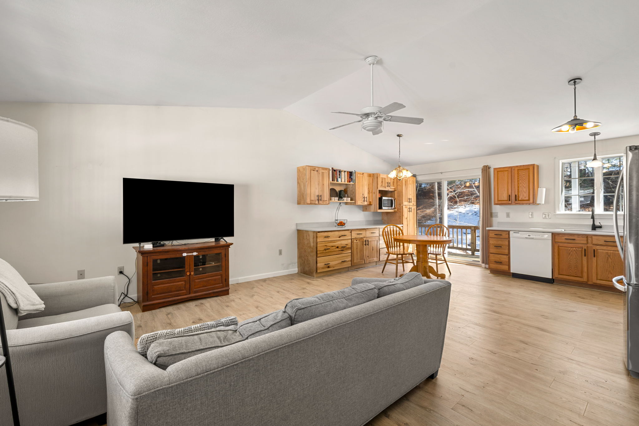 27 Barnes Ave, Alton, NH 03809, USA Photo 76