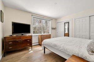 27 Barnes Ave, Alton, NH 03809, USA Photo 48