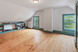 4th bedroom on 3rd fl