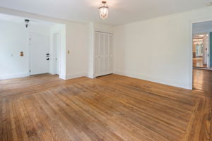 Additional room off of the LR with separate entrance