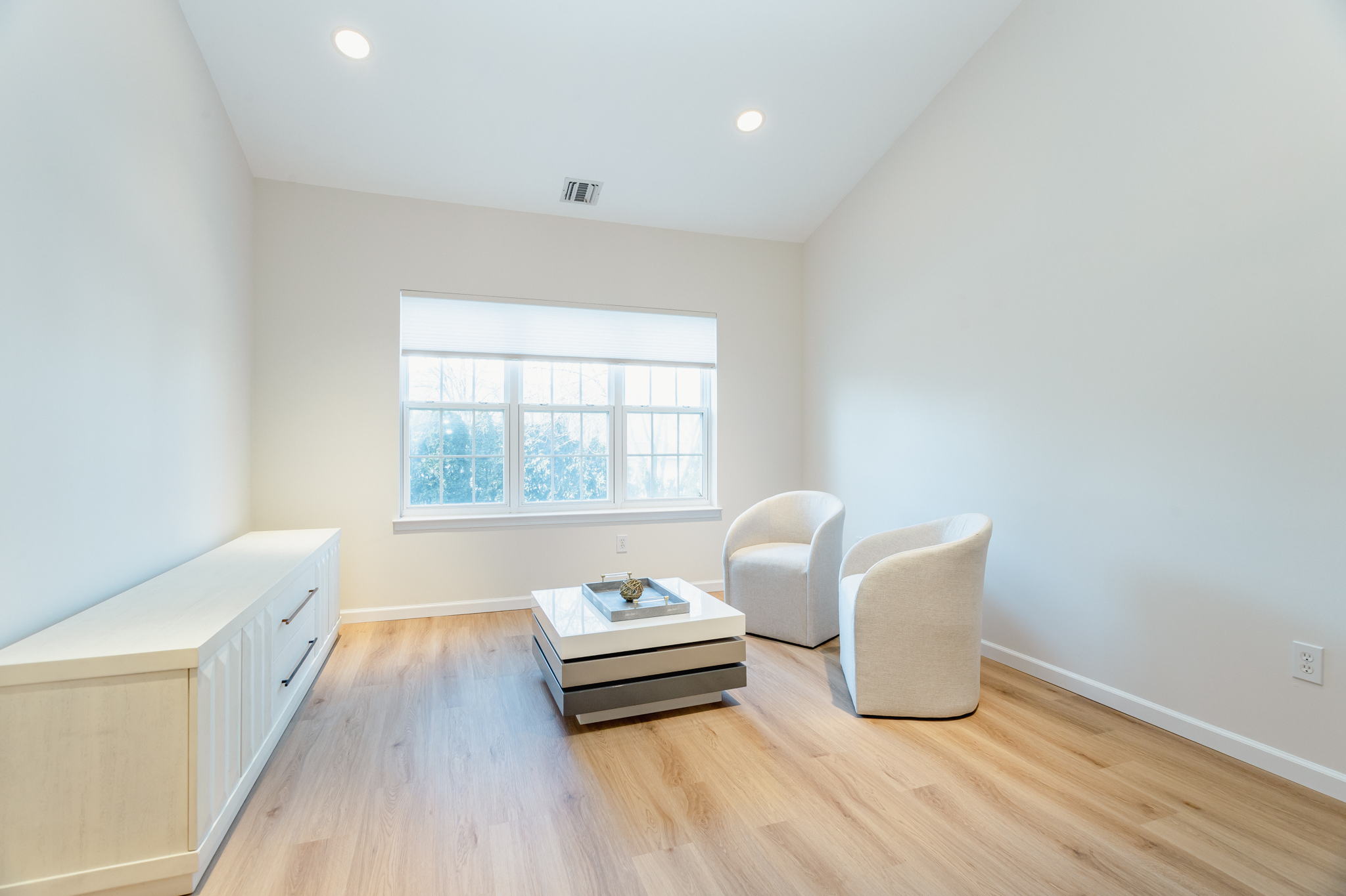 27 Carriage Ln, Oyster Bay, NY 11803, USA Photo 4
