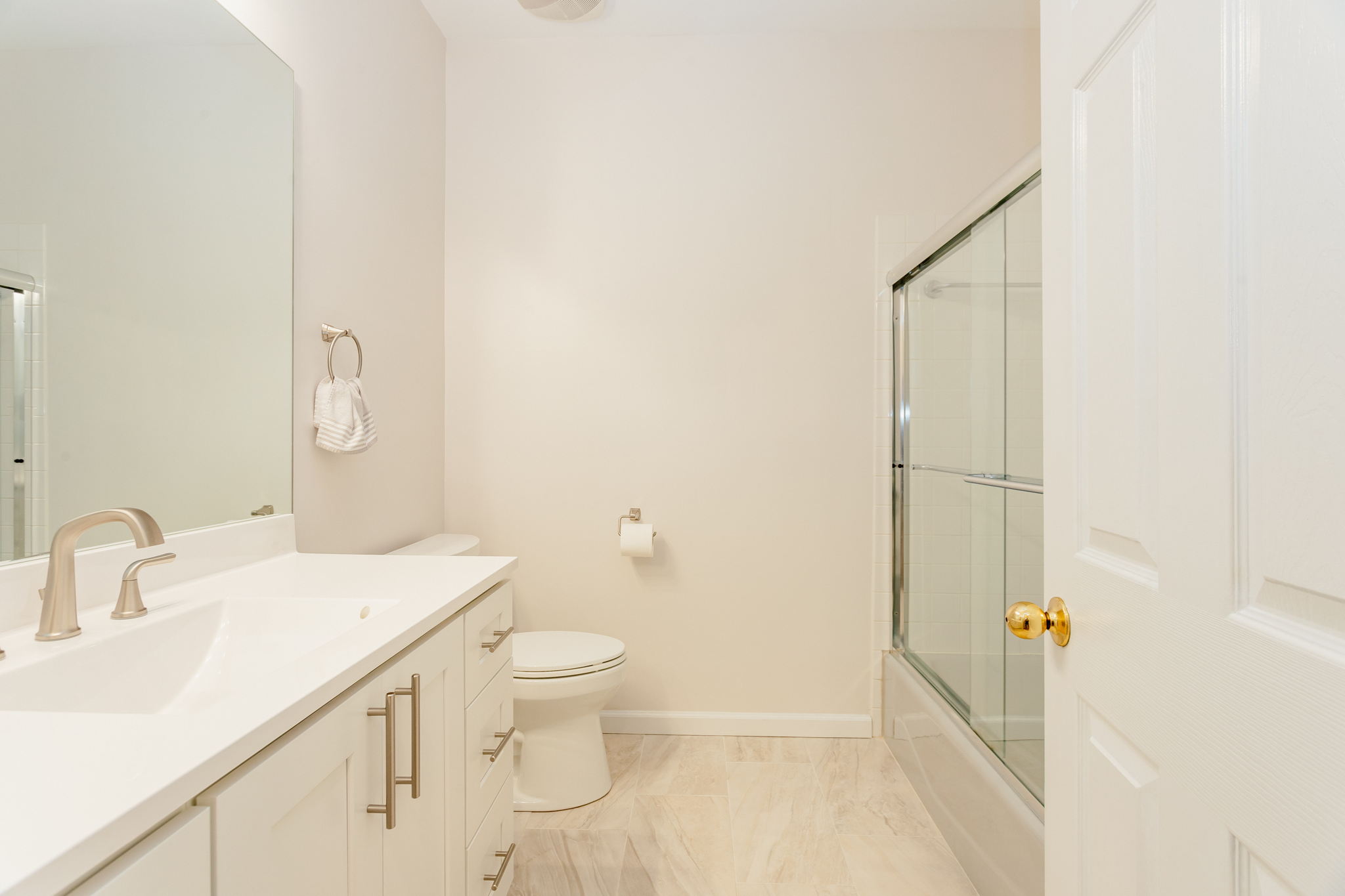 27 Carriage Ln, Oyster Bay, NY 11803, USA Photo 40