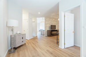 27 Carriage Ln, Oyster Bay, NY 11803, USA Photo 27