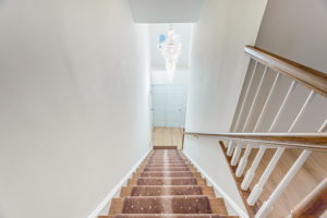 27 Carriage Ln, Oyster Bay, NY 11803, USA Photo 24