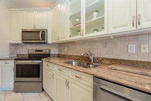 27 Carriage Ln, Oyster Bay, NY 11803, USA Photo 19