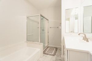 27 Carriage Ln, Oyster Bay, NY 11803, USA Photo 44