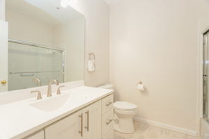 27 Carriage Ln, Oyster Bay, NY 11803, USA Photo 38