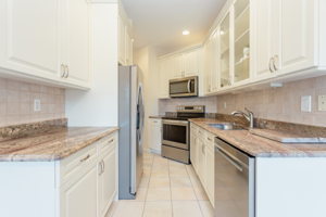 27 Carriage Ln, Oyster Bay, NY 11803, USA Photo 14