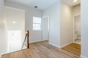 27 Carriage Ln, Oyster Bay, NY 11803, USA Photo 26