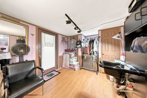  Photo 24