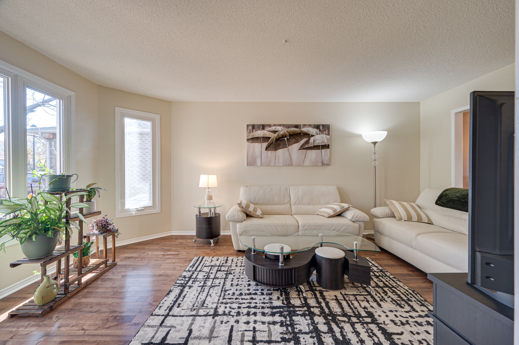 27 Doris Crescent Newmarket, ON L3Y