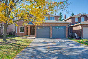 27 Doris Crescent, Newmarket ON