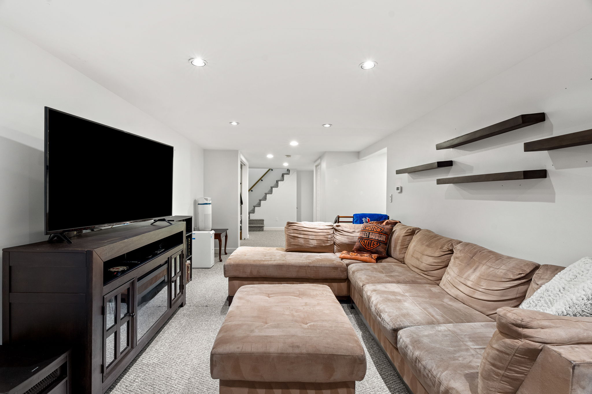 27 Fifield St, Nashua, NH 03060, USA Photo 48