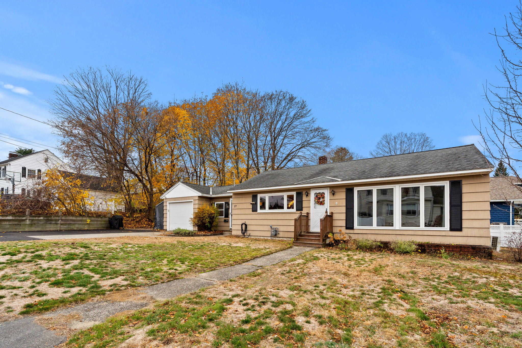 27 Fifield St, Nashua, NH 03060, USA Photo 3