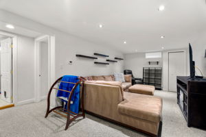 27 Fifield St, Nashua, NH 03060, USA Photo 44