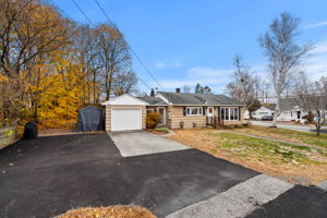 27 Fifield St, Nashua, NH 03060, USA Photo 4