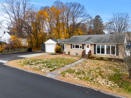 27 Fifield St, Nashua, NH 03060, USA Photo 17