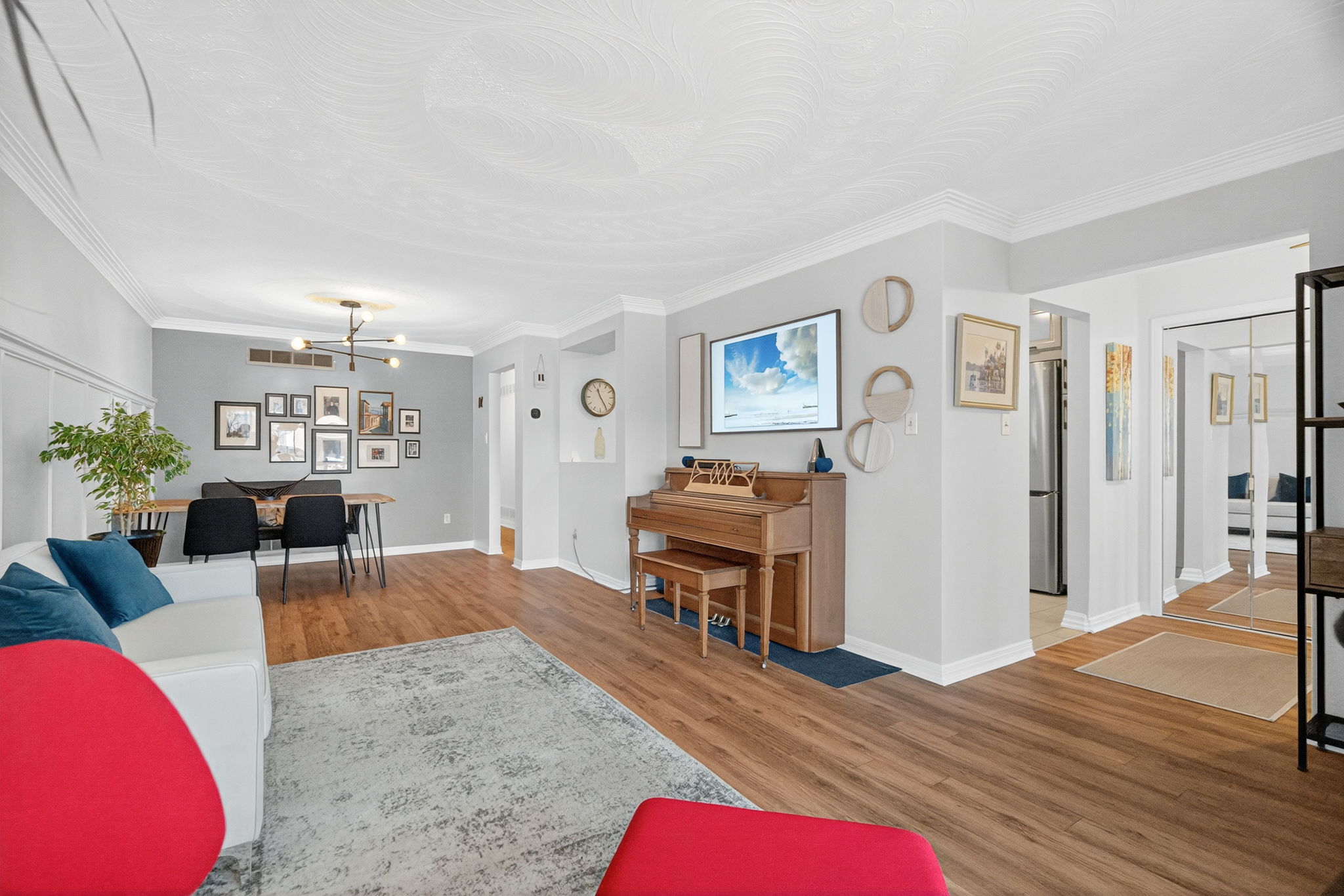 27 Hickorynut Dr Toronto, ON M2J 4W6