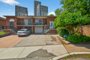 27 Hickorynut Dr, Toronto ON
