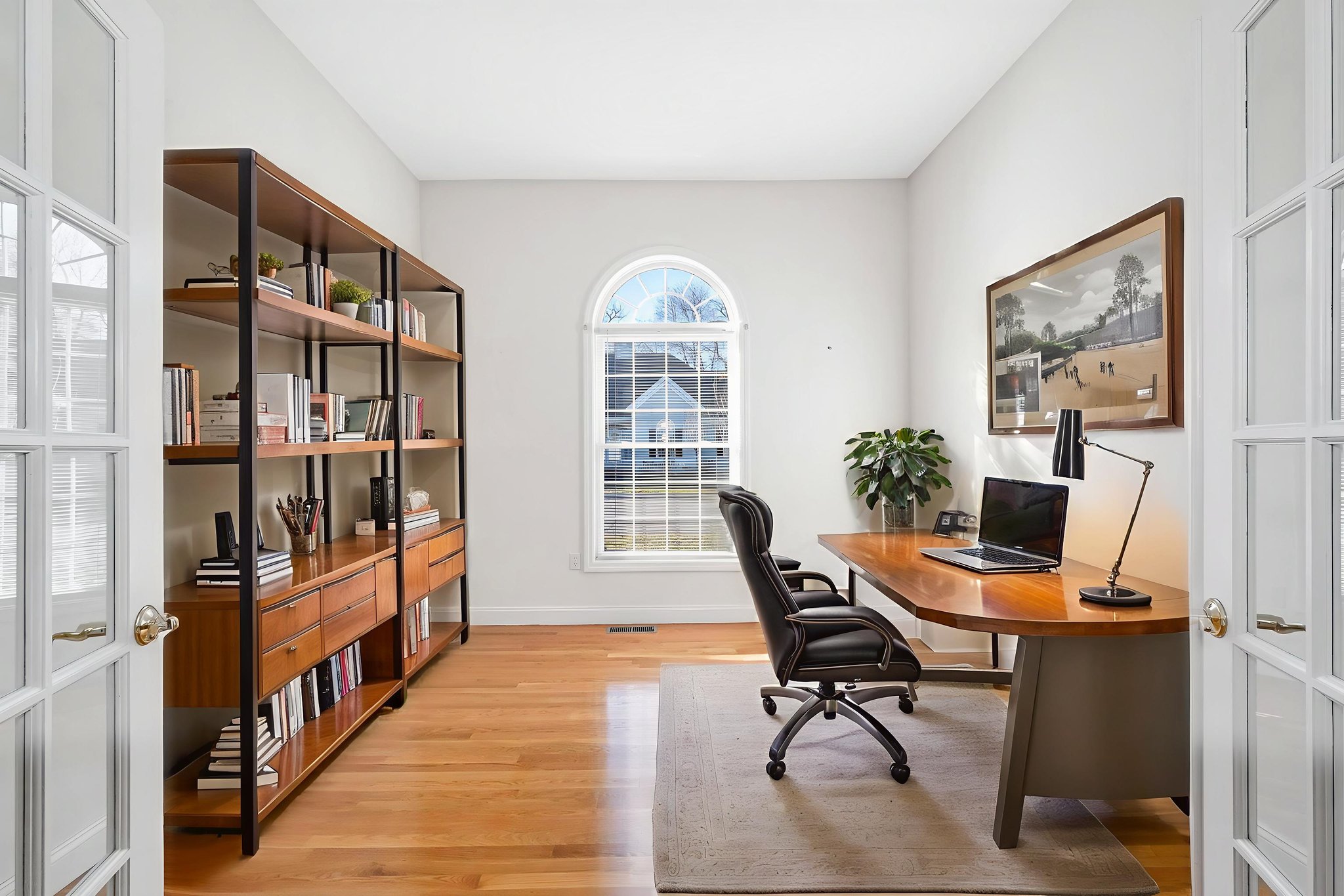 DSC_1342 virtually staged.jpeg