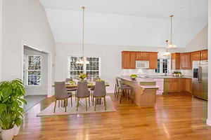 DSC_1297 virtually staged.jpeg