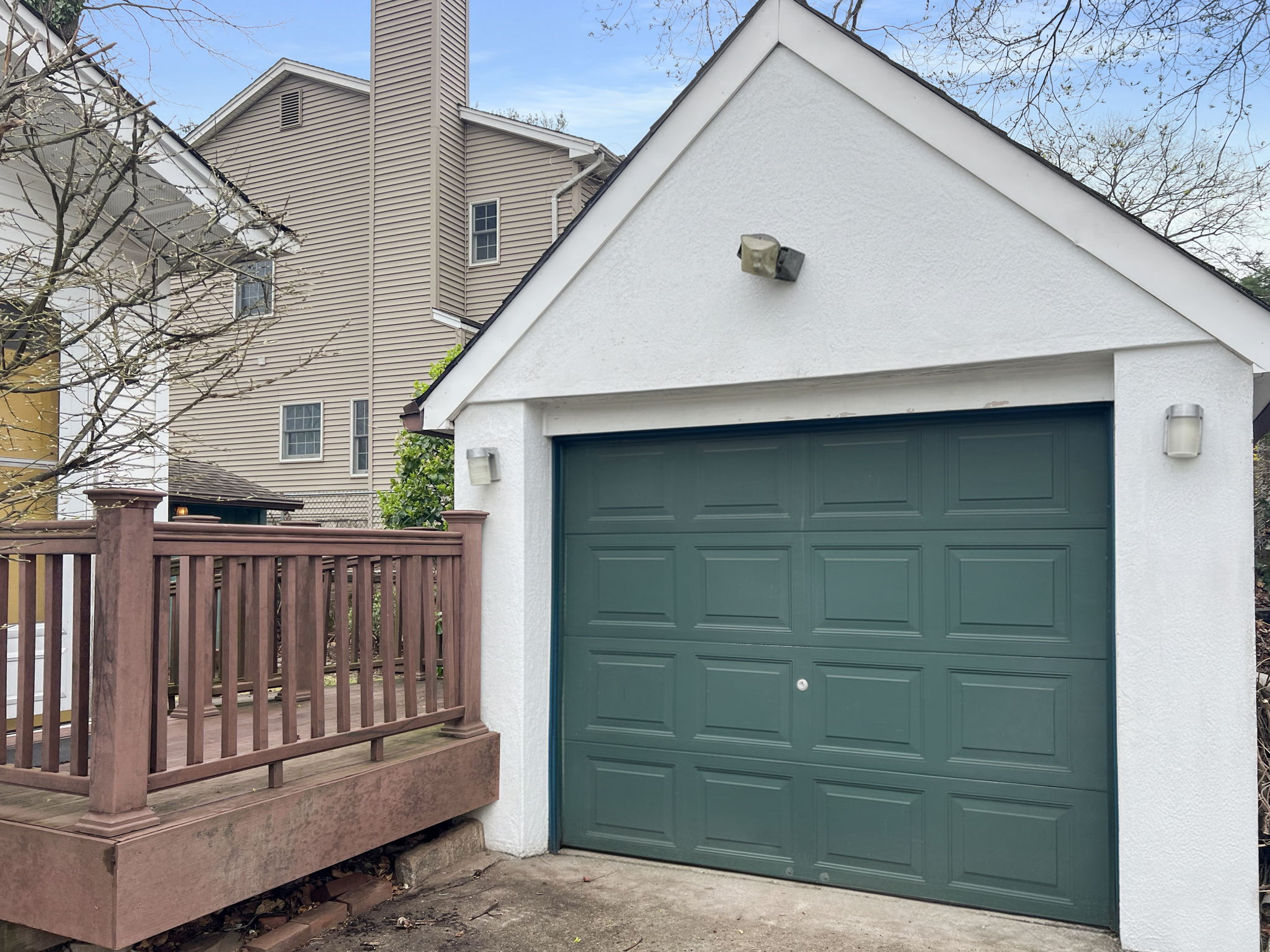 Detached 1 Car Garage