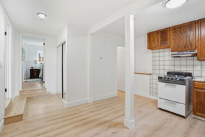 017_F8_27 Midway Ave